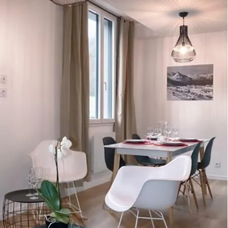 Aux Deux Pics - Tucou Et Monne 巴涅尔德比戈尔